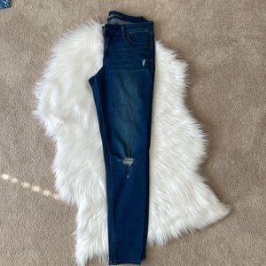 Old Navy Rockstar Mid-rise skinny jeans size 6
